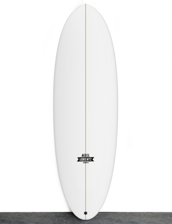 axel-lorentz-shapes-surfboard-