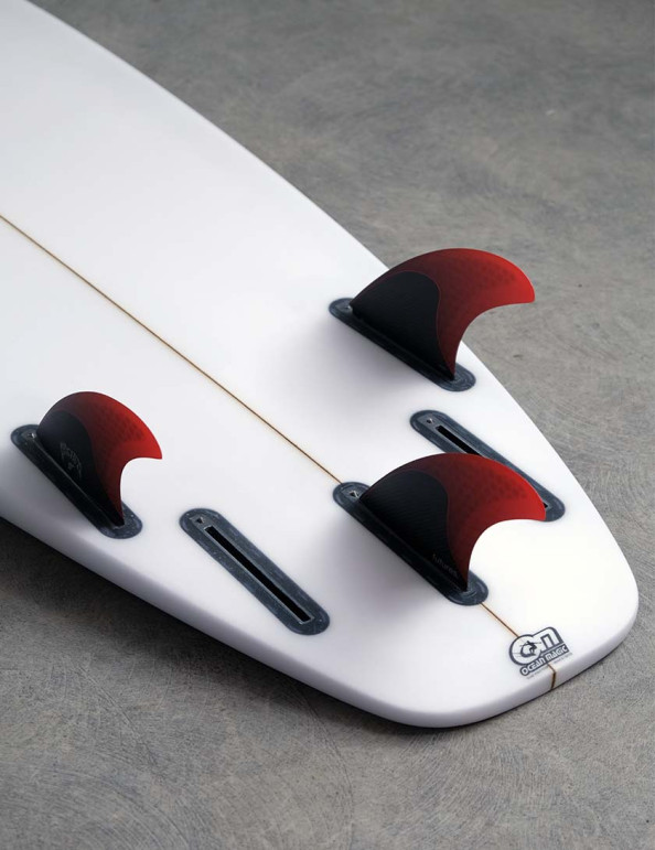 新品サーフィンFutures Fins サーフボードフィン 3枚セット メイヘム Futures Mayhem 3.0 Honeycomb Tri-Quad Fins Large - Red
