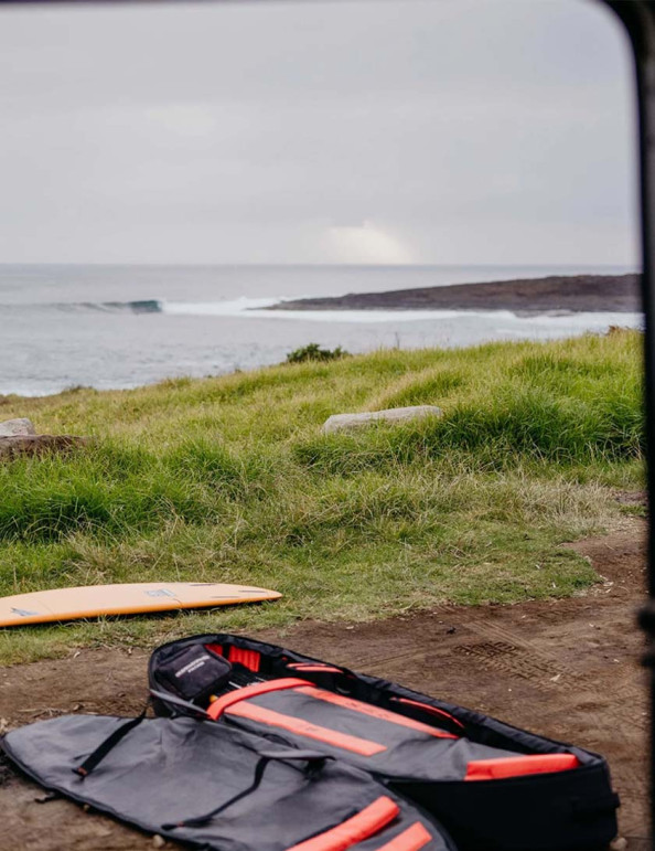 Ocean & Earth Apex Triple Shortboard Travel Surfboard Bag 10mm 6ft