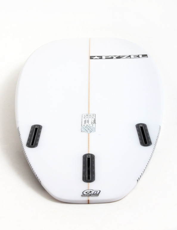 Pyzel Phantom surfboard 5ft 7 Futures - White