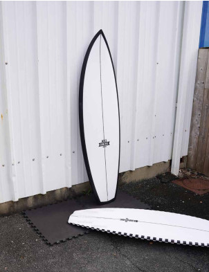 Axel Lorentz Mad Cow Surfboard 6ft 2 Futures - White 
