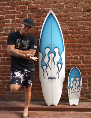 Carver Aipa Sting Surfskate C7 30.75 Inch - Blue Flame