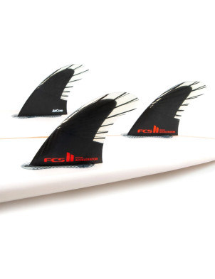 FCS II Accelerator PC Carbon Tri Fin fins Medium - Black/Red